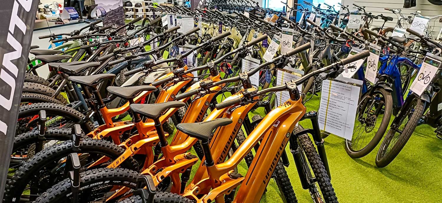 Onnipyörä Helsinki tarjoaa Suomen laajimman sähköpyörävalikoiman, ja tavaraa löytyy suoraan varastosta.