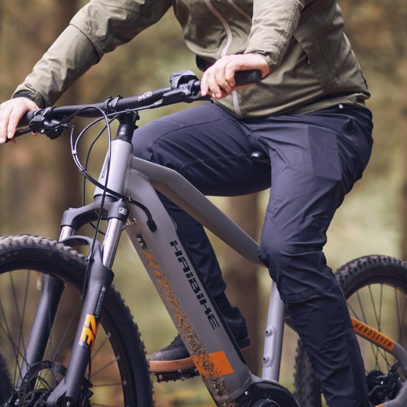 Haibike jäykkäperäinen sähkömaastopyörä luonnossa - Onnipyörä